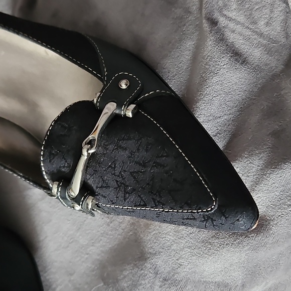 Anne Klein Size 10M Black And Silver Logo Pattern High Heels - Picture 2 of 7